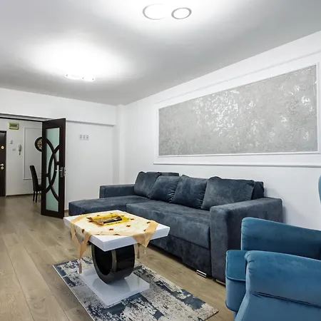 Azur Retreat - Unirii Boulevard Views
