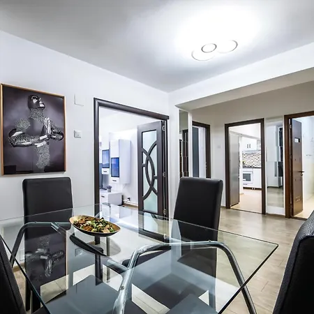 公寓 Azur Retreat - Unirii Boulevard Views 布加勒斯特
