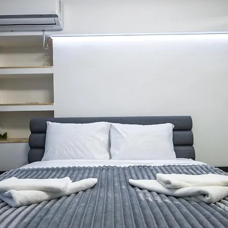 公寓 Azur Retreat - Unirii Boulevard Views 布加勒斯特