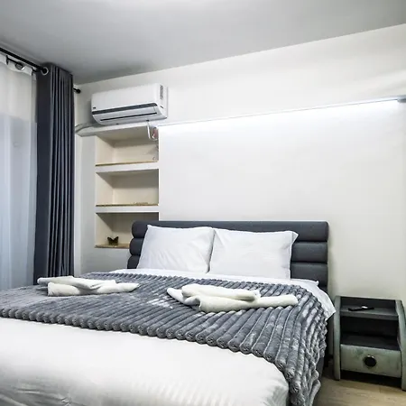 Azur Retreat - Unirii Boulevard Views 公寓